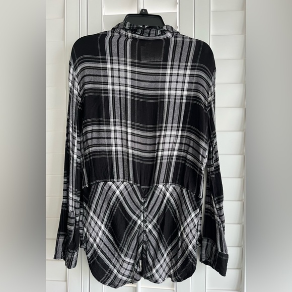 BEACHLUNCHLOUNGE Black & White Plaid Flannel Long Sleeve Button-Up Top Size L - Picture 2 of 8